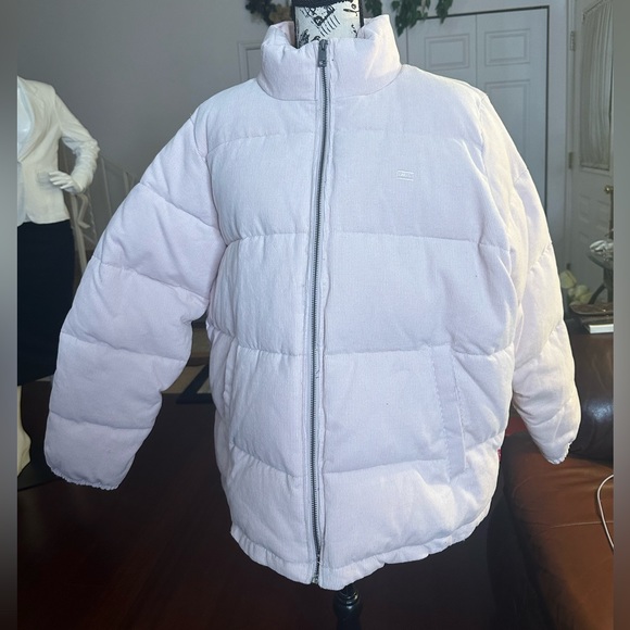 Levi's Women's Zoe Corduroy Puffer Jacket In Light Pink Color with front pockets - Picture 1 of 3